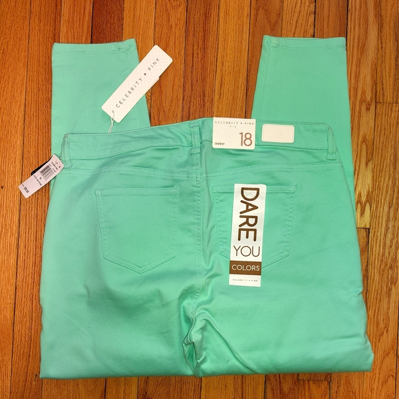 Celebrity Pink Mint Green Women's Jeggings - Picture 2 of 2